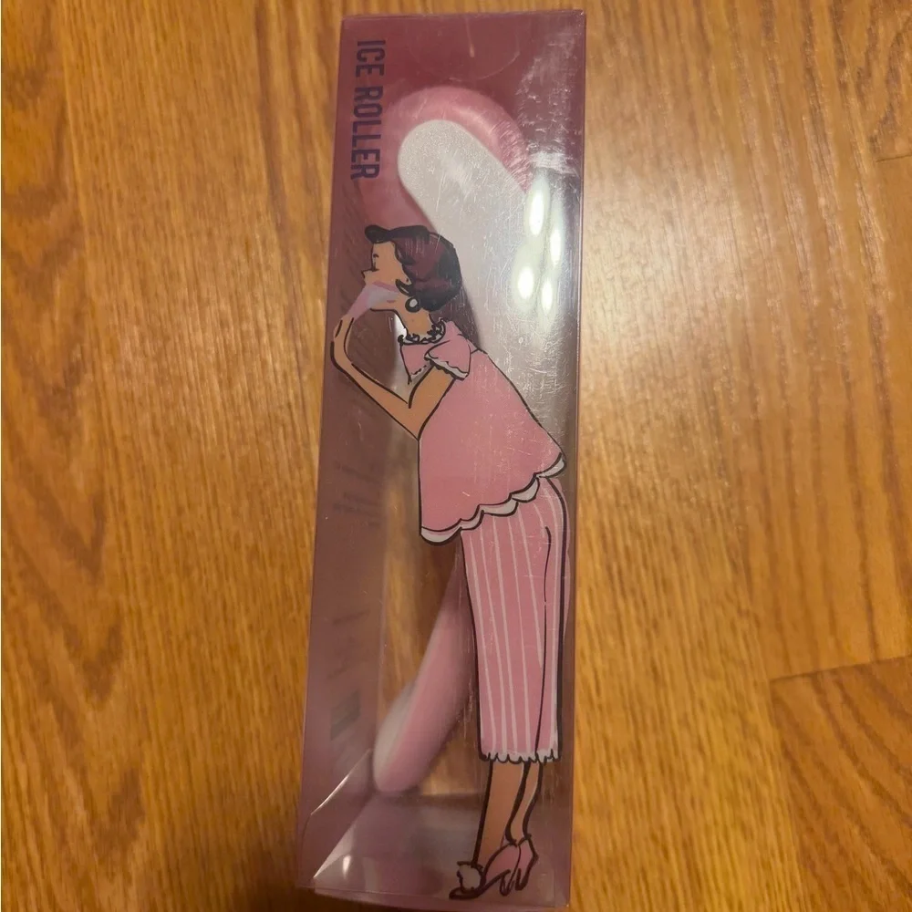 Vintage Cosmetics Pink and White Ice Roller
